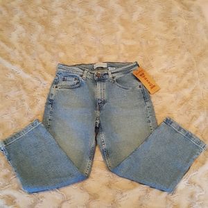 NWT Levi's (Levi Strauss) 5-pocket Capri sz 8